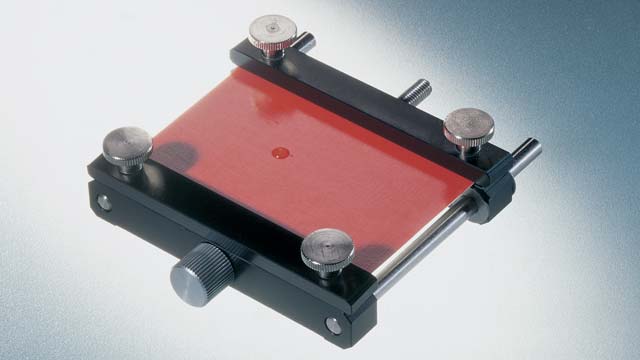 Fig. 3: The film and paper holder FSC 80 can be used to fix thicker films or papers with adjustable tension.
